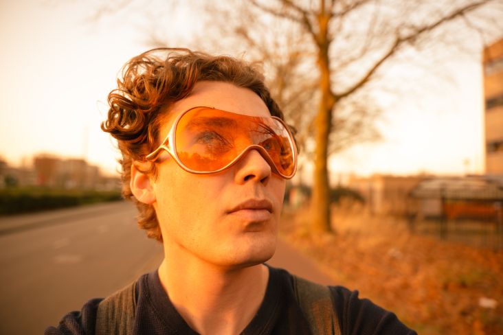 Gute Laune Brille, worn by the artist